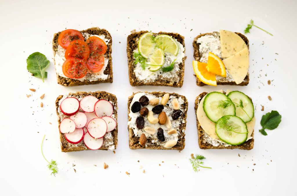 6 pieces of toast with various toppings 